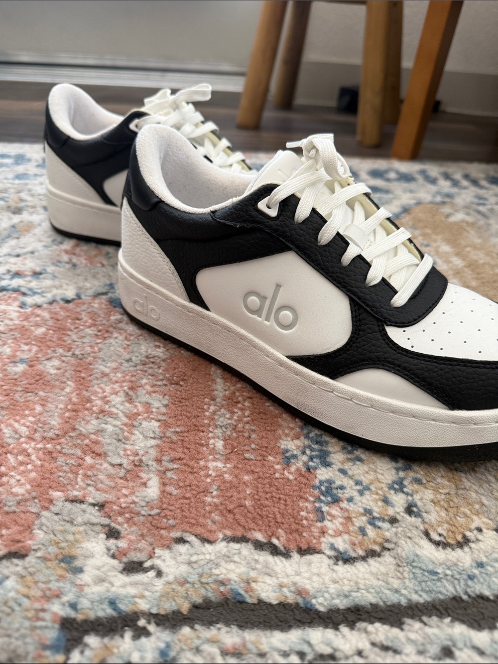 ALO Yoga Women’s Recovery Mode Sneaker